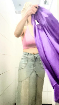 Melancap Di Bilik Mandi Gim