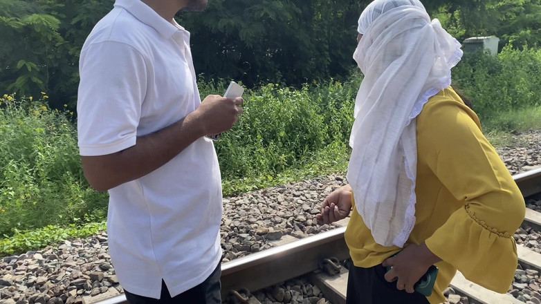 Pinkididi: Dorpsmeisje strakke kut buitenshuis seksvideo Desi seksvideo buitenshuis