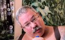 Hand-Free-Daddy-Chub: 32 Minutes of Retired Coach Pissing All Over His Bed