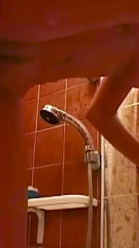 Rubia Fanny Bravo en la ducha caliente follando con Denis