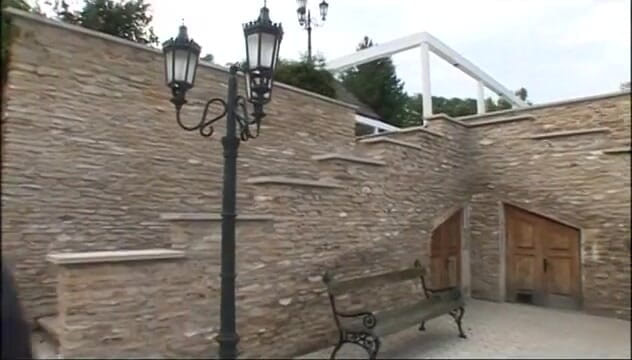Big Tits World: Büyük memeli çarpıcı kaltak çifte sikiliyor ve dölleniyor