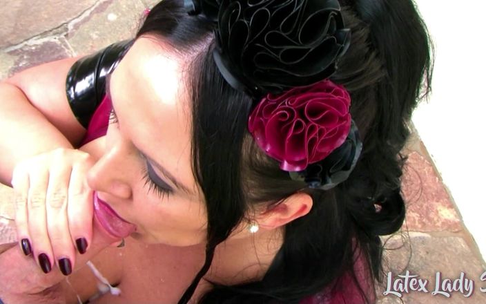BBW BlowJob Queen: Doamnă în latex țâțoasă în grădină