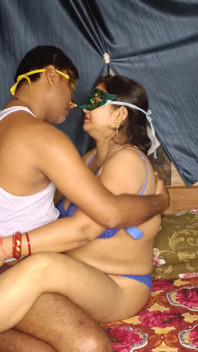 Ibu rumah tangga desi ngentot