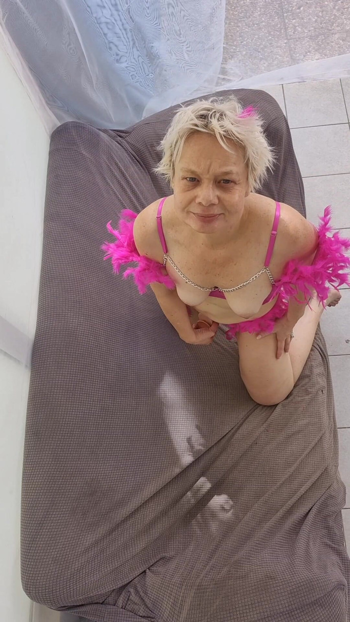 Sofy13: Witam, nie zastąpisz mojego dildo, chcę dobrego twardego kutasa