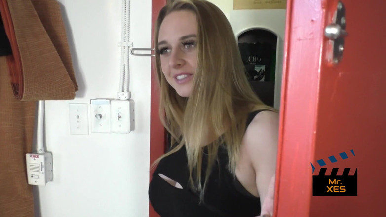 Mr_XES: Nytt år blond tonåring throatpie