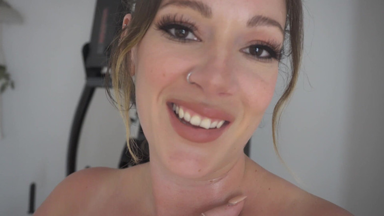 Sasha Curves: A Post Workout Snack for a Hungry Giantess
