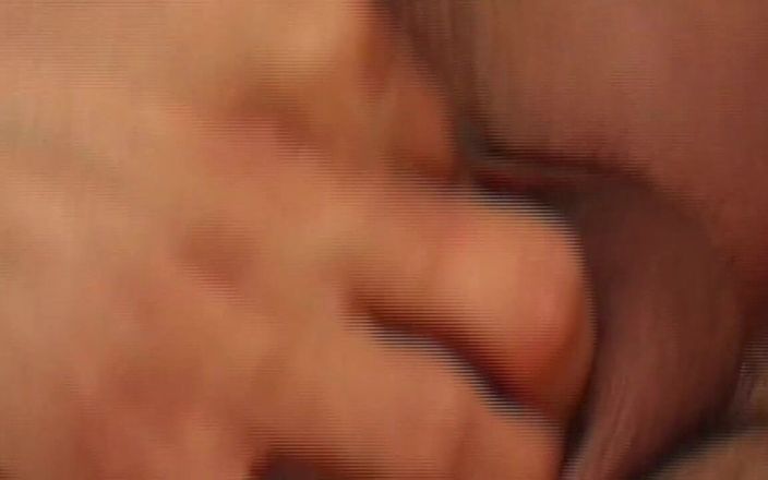Just X Gays amateur porn: Amigos gays com tesão se revezam fodendo fundo e duro