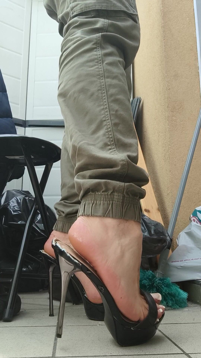 Mutsakin: Sexy hakken en voeten neuken