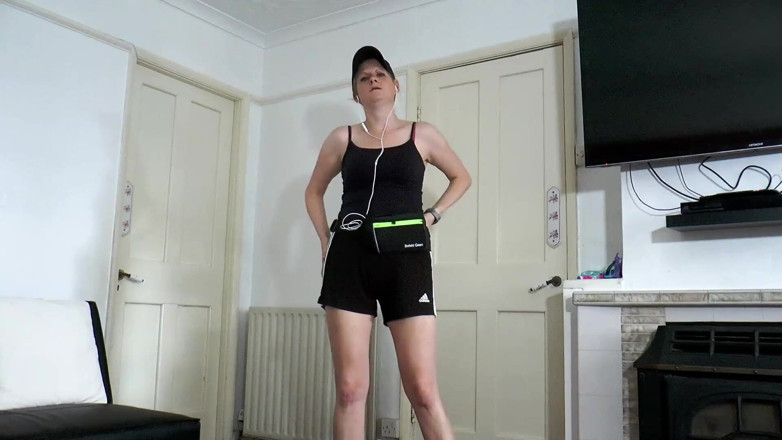 Britishmilf: Пасынок трахает потную задницу мачехи