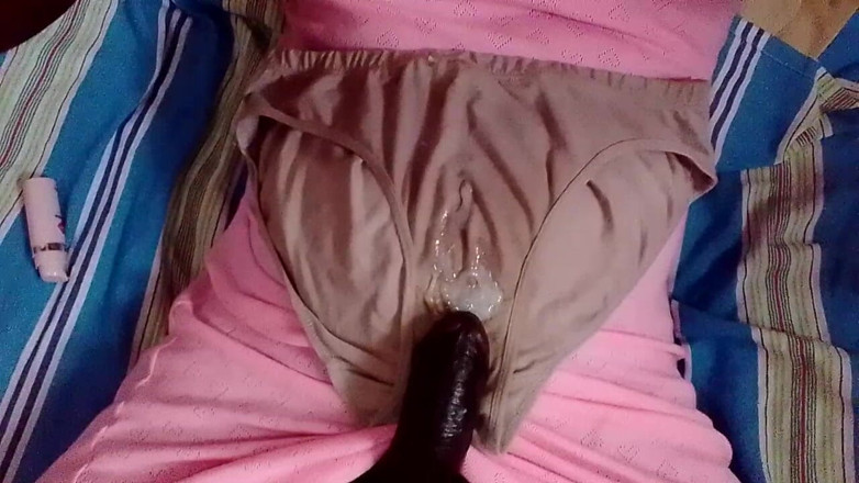 Jaanu294: Seluar dalam adik tiri saya memancut banyak