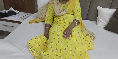 Saarabhabhi6: Hindský sexuální příběh Roleplay - Děvka macecha saje mého ptáka, dal...