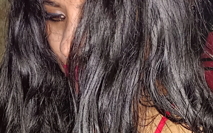 Queen4desi: Lần đầu tiên khoe mặt đầy đủ nữ hoàng tình dục nóng bỏng4desi