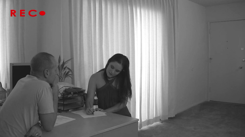 Femdom Sex: Awek pemalu berkongkek dalam temu bual