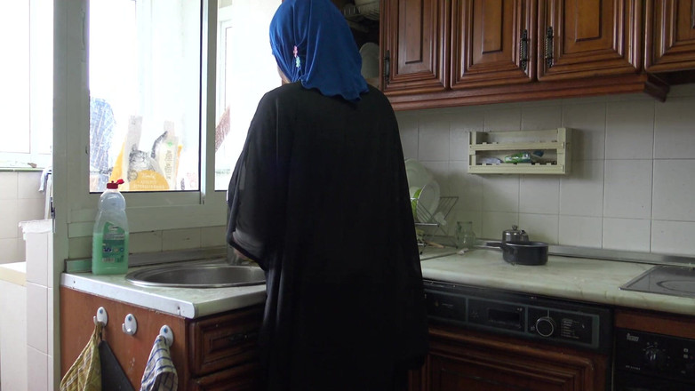 Souzan Halabi: Femme de ménage en hijab, levrette anale