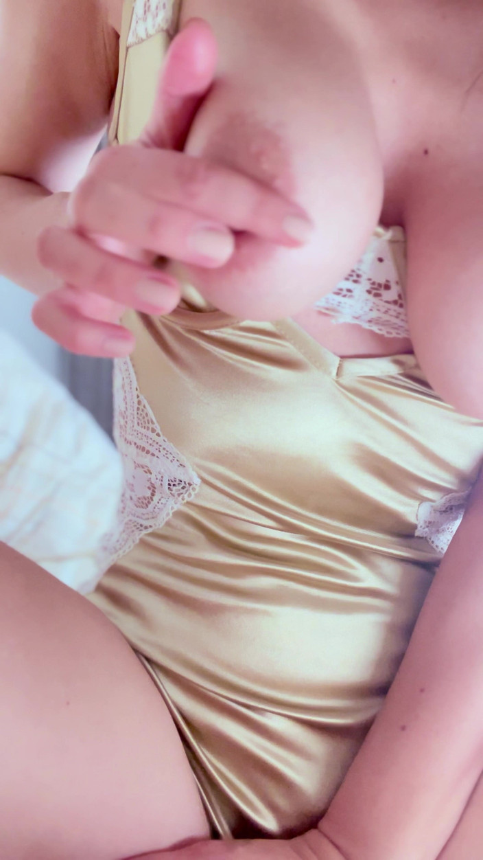 1THELMA: 一次柔软的性感独奏，我花时间