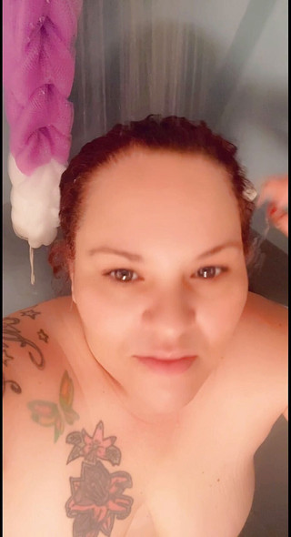 Curvyliz9: Terangsang di kamar mandi