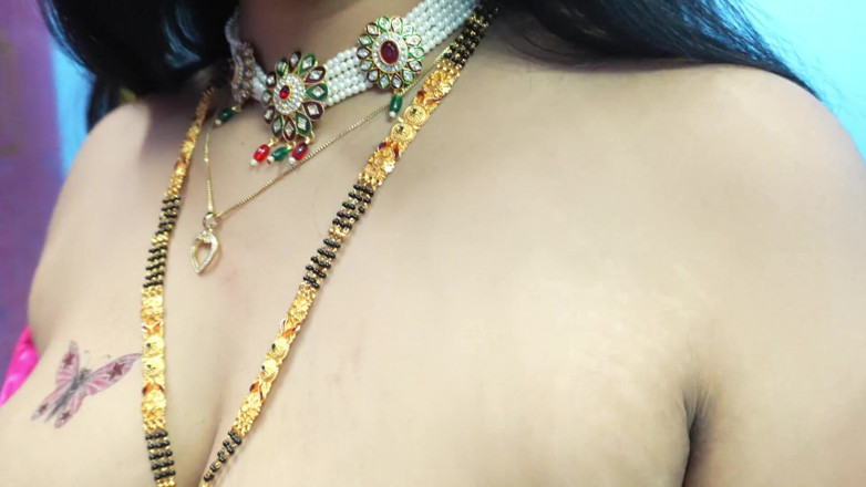 Nelam bhabhi: Bhabhi yang cantik