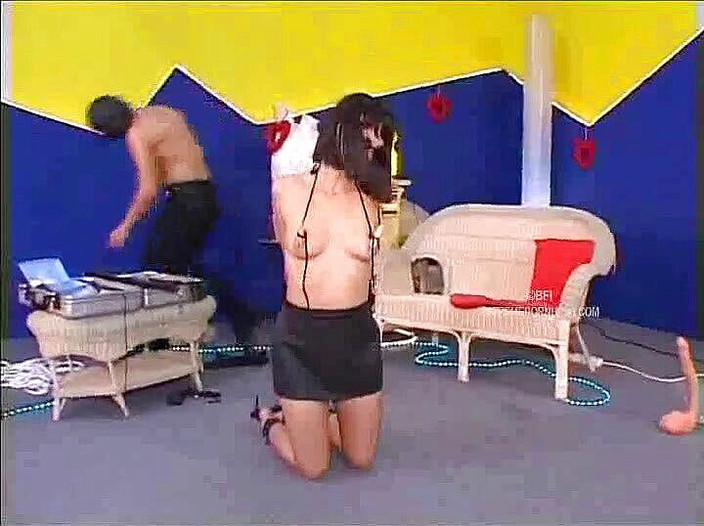 Fetish Tv: 夹到高潮 1 中的 2 个场景