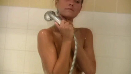 Erotica HD: Deny Moor - showering