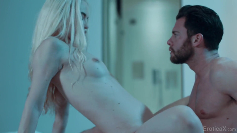Erotica X: Seth o surprinde pe soție cu un cadou perfect de...