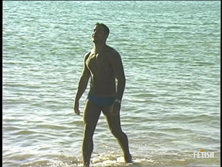 Gay Diaries: Un gay muscoloso si fa sbattere il culo da un...