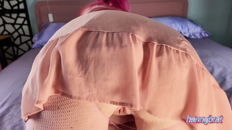 Hunnybrat: PAWG Twerks Em Meia Arrastão Rasgada E Plug a Rabo...