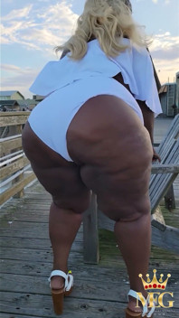 Mochaswallows' Boardwalk Slut Strut