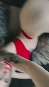 Hepsi Kırmızı Içinde, Daha Fazla Eğlence Için Bir Şey