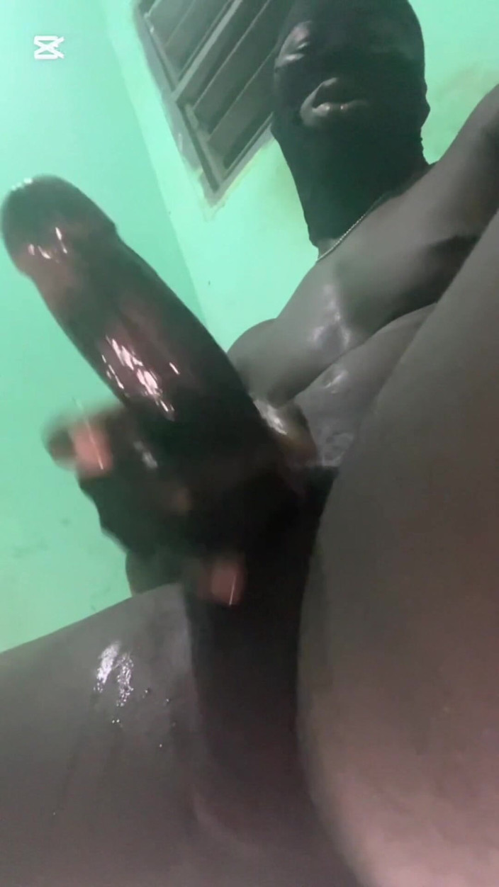 Bbc-godaddy: Parte 1long Cazzo Ragazzo Nasconde E Batte Il Suo Grosso Cazzo...