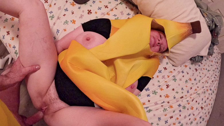 Erin Electra: Sesso anale con la matrigna ad Halloween