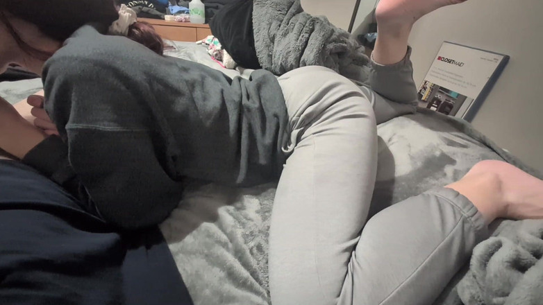 Mimiandevan: Играю Со Ступнями Жены Во Время Минета В Видео От Первого Лица