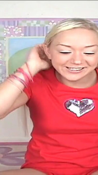 ชื่อฉันคือ Lil Lexy และฉันชอบอยู่เปลือยบนไลฟ์สตรีม