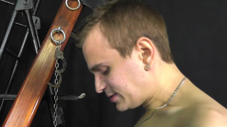 BAREBACK ORGY CLUB: Orgia bdsm con amici a casa (sesso con preservativo)