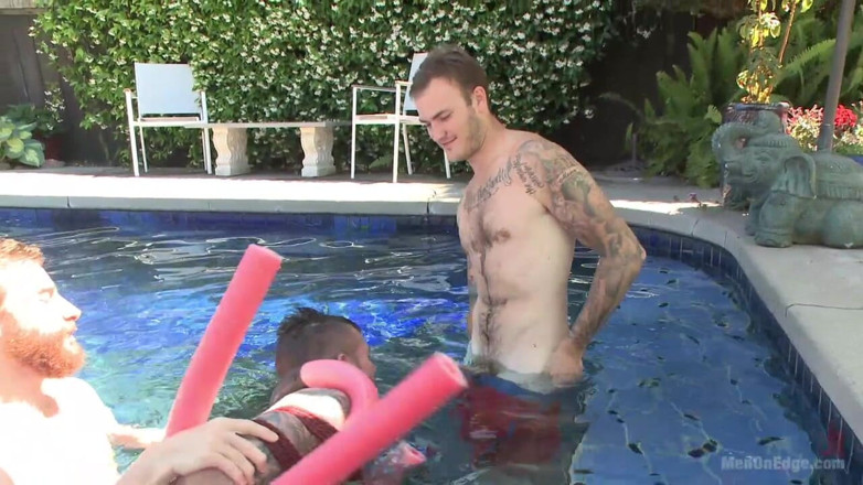 Men on Edge: O garoto da piscina