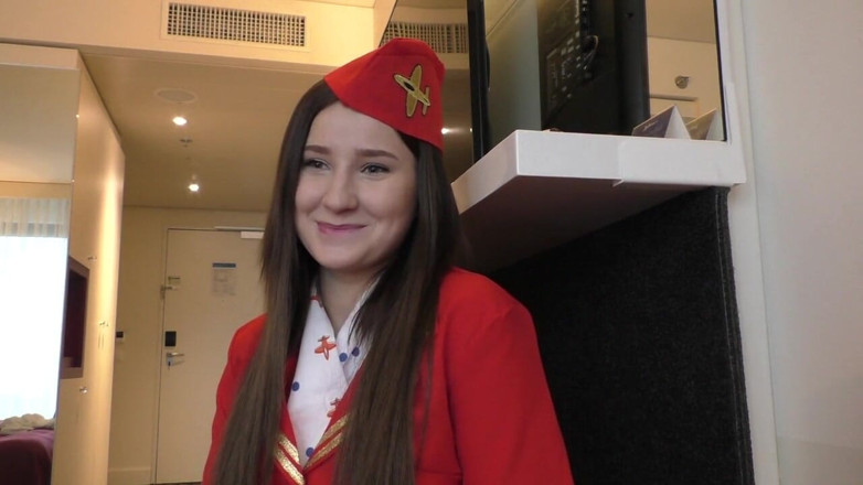 FakeflightAgent: Cherry, hôtesse de l'air russe, reçoit un creampie