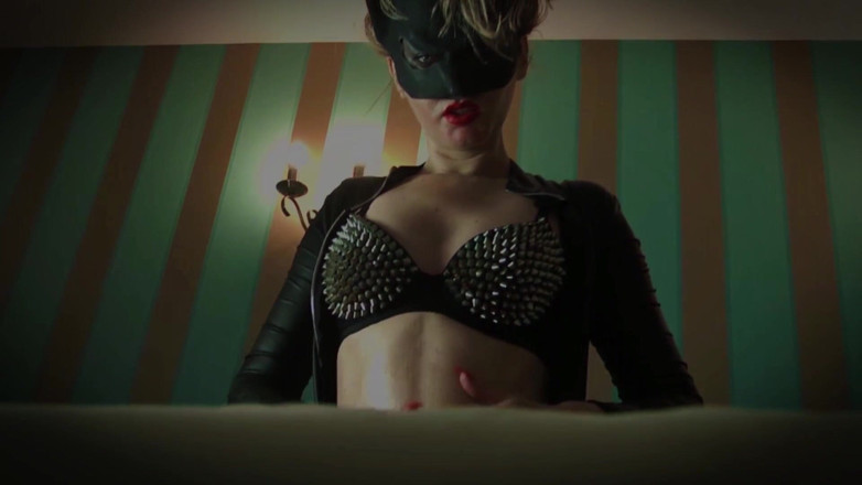 Goddess Celine: Женщина-кошка в течке
