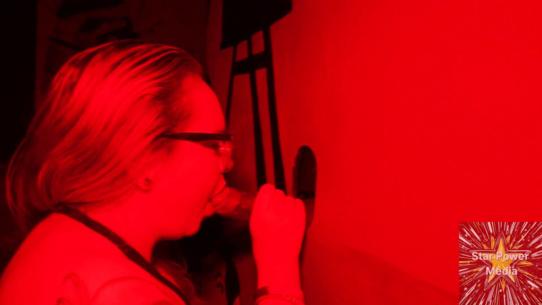 Savvy G: Savanna rompe el récord del gloryhole en un concurso increíble