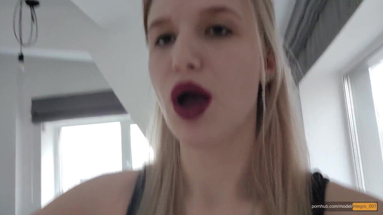 Stacy Starando: Femdom! Mijn stiefbroer-kutlikker serveert mijn poesje en ik kom klaar...