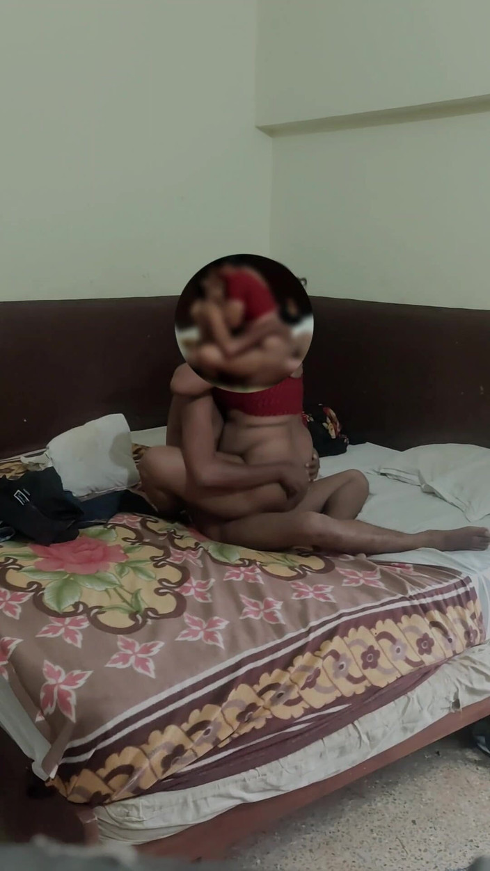 Hindiaudioadda1: Part - 1 Lovers Enjoying in Oyo Room