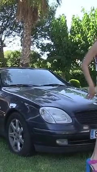 Fuckndrive - sgrillettamento di figa in un Clk Benz