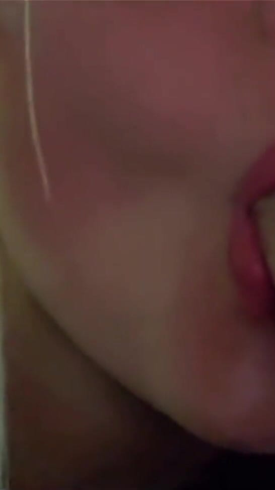 Mya Lane: Exhibition, faire la fête et sucer des bites