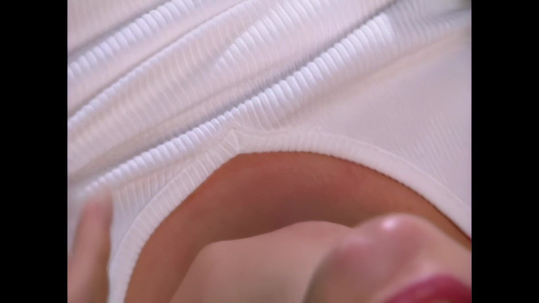 Blitzporn: Lea De Mae: 먼저 내 성기를 박고 그 다음에는 내 작은 엉덩이를 박아주세요...