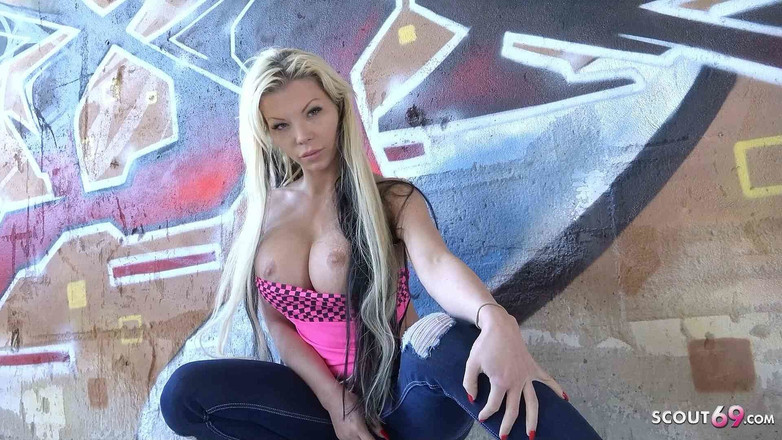 Full porn collection: Грудастую зрелую Barbie Sins сняли для настоящего траха на улице в любительском видео