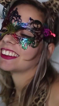 Nadržená MILFka je ošukaná do obličeje a dostane anální creampie