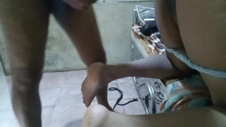 Rangeeli_Mangala: Desi Bhabhi werd gevangen gehouden en vrijgelaten