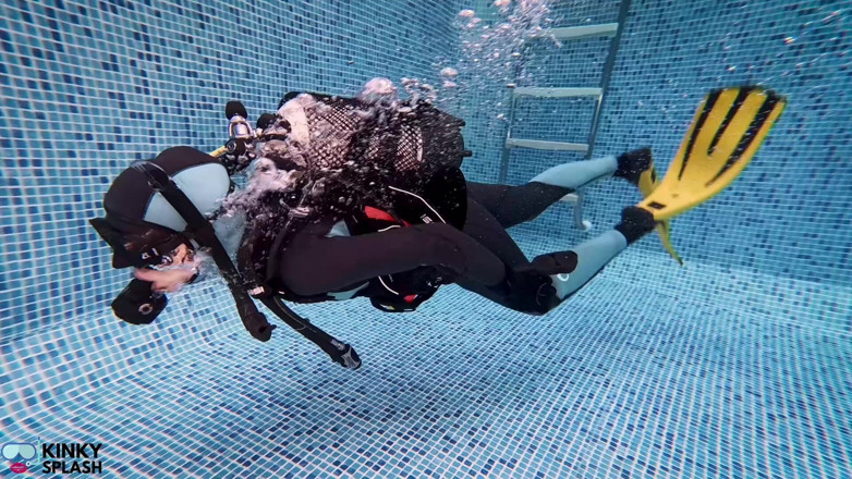 UKCuteGirl Lucy Lauren: Scuba Skills Underwater Training Session