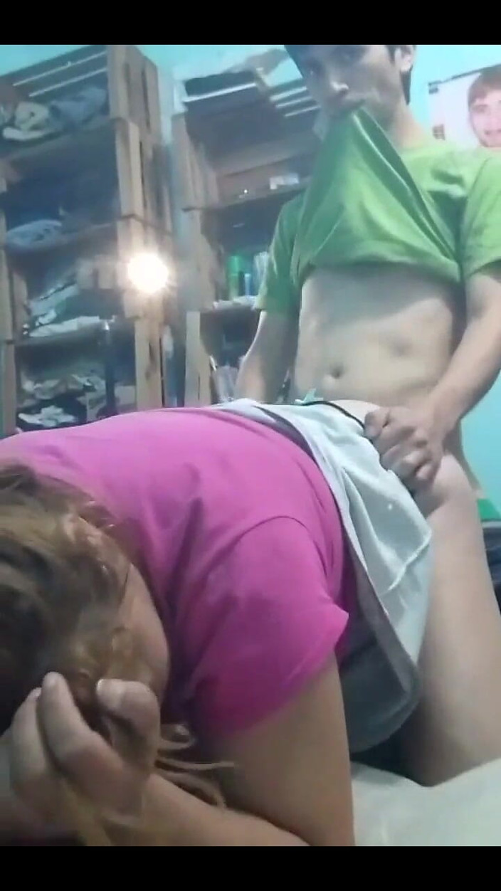 Fitcure1: Le chupo el culo, lo follo a lo perrito mientras...