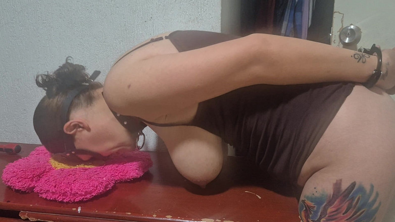 Submissive Susanna: Göğüslerdeki Dikenler