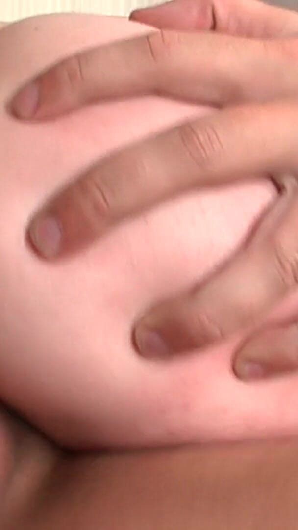 SEXUAL SIN: ダブルSex_scene_1_hornyブルネットの主婦が自宅でダブルセックスを受ける