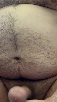 Enorme polla goteando toneladas de precum antes de follar